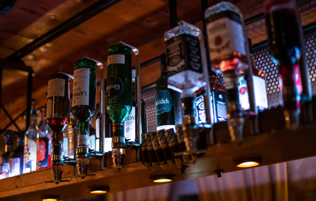 Innenansicht der Bar in der Rutsche